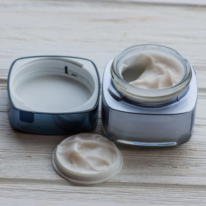 Custom push moisturizer container